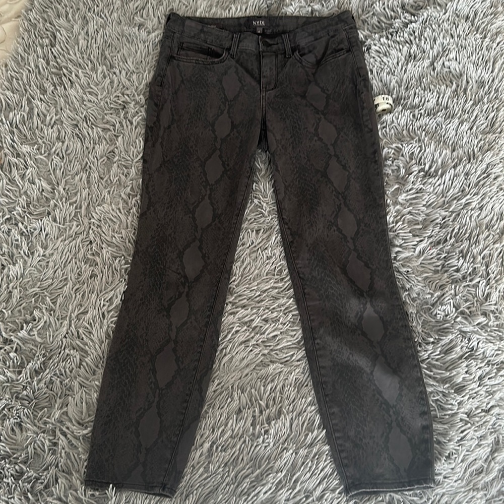Women’s NYDJ jeans. Size 4.